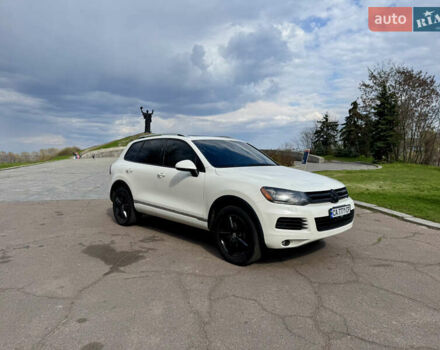 Білий Фольксваген Туарег, об'ємом двигуна 2.97 л та пробігом 298 тис. км за 19000 $, фото 26 на Automoto.ua