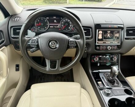 Белый Фольксваген Туарег, объемом двигателя 3 л и пробегом 189 тыс. км за 17450 $, фото 10 на Automoto.ua