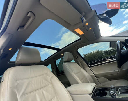 Белый Фольксваген Туарег, объемом двигателя 3.6 л и пробегом 181 тыс. км за 17770 $, фото 22 на Automoto.ua