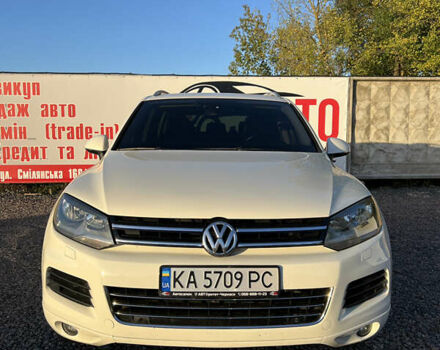 Белый Фольксваген Туарег, объемом двигателя 2.97 л и пробегом 319 тыс. км за 15000 $, фото 1 на Automoto.ua