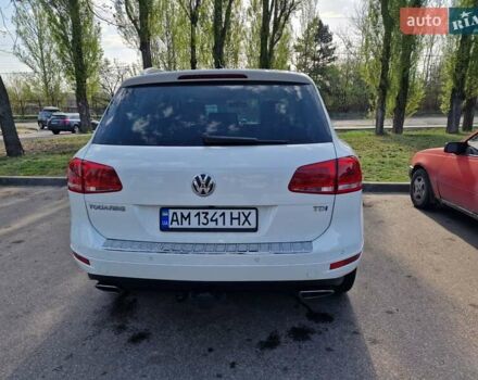 Белый Фольксваген Туарег, объемом двигателя 2.97 л и пробегом 240 тыс. км за 17900 $, фото 1 на Automoto.ua