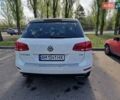 Белый Фольксваген Туарег, объемом двигателя 2.97 л и пробегом 240 тыс. км за 17900 $, фото 1 на Automoto.ua
