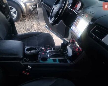 Белый Фольксваген Туарег, объемом двигателя 2.97 л и пробегом 332 тыс. км за 16500 $, фото 14 на Automoto.ua