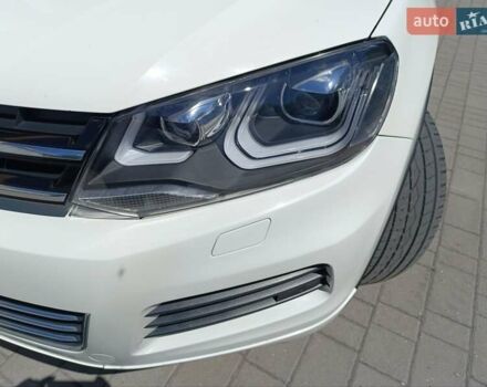 Белый Фольксваген Туарег, объемом двигателя 2.97 л и пробегом 250 тыс. км за 19000 $, фото 12 на Automoto.ua