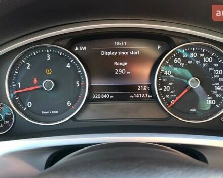 Белый Фольксваген Туарег, объемом двигателя 2.97 л и пробегом 320 тыс. км за 15400 $, фото 31 на Automoto.ua