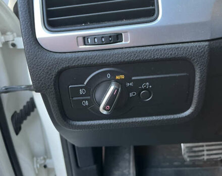 Белый Фольксваген Туарег, объемом двигателя 2.97 л и пробегом 262 тыс. км за 18500 $, фото 24 на Automoto.ua