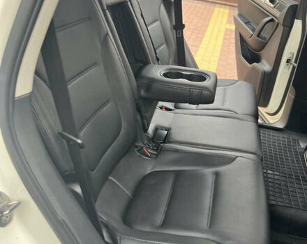 Белый Фольксваген Туарег, объемом двигателя 2.97 л и пробегом 315 тыс. км за 17700 $, фото 15 на Automoto.ua