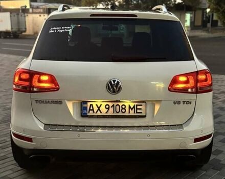 Білий Фольксваген Туарег, об'ємом двигуна 4.13 л та пробігом 195 тис. км за 26500 $, фото 5 на Automoto.ua