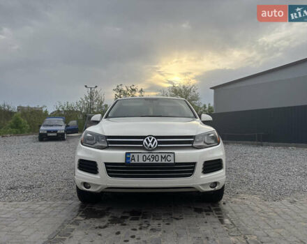 Білий Фольксваген Туарег, об'ємом двигуна 2.97 л та пробігом 296 тис. км за 16800 $, фото 14 на Automoto.ua