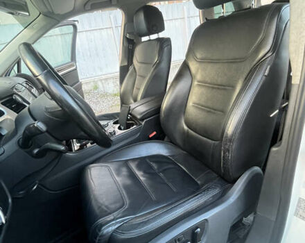 Белый Фольксваген Туарег, объемом двигателя 2.97 л и пробегом 262 тыс. км за 18500 $, фото 15 на Automoto.ua