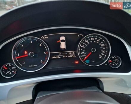 Белый Фольксваген Туарег, объемом двигателя 2.97 л и пробегом 240 тыс. км за 17900 $, фото 19 на Automoto.ua