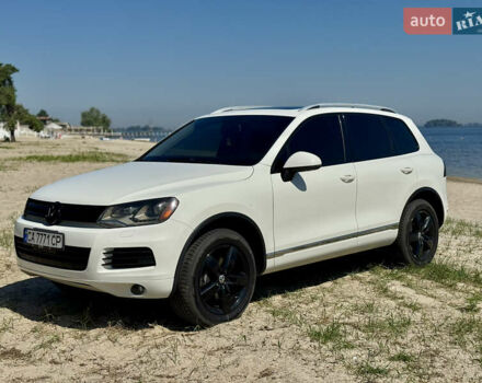 Білий Фольксваген Туарег, об'ємом двигуна 2.97 л та пробігом 298 тис. км за 19000 $, фото 14 на Automoto.ua