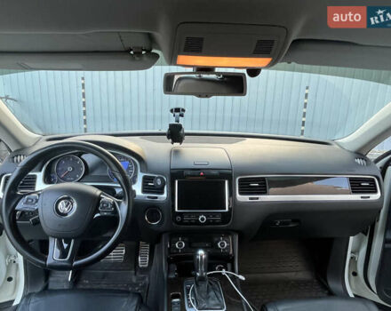 Белый Фольксваген Туарег, объемом двигателя 2.97 л и пробегом 262 тыс. км за 18500 $, фото 11 на Automoto.ua