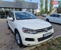 Белый Фольксваген Туарег, объемом двигателя 2.97 л и пробегом 240 тыс. км за 17900 $, фото 2 на Automoto.ua