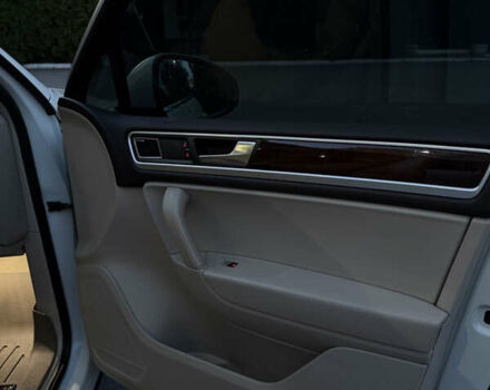 Белый Фольксваген Туарег, объемом двигателя 3.6 л и пробегом 296 тыс. км за 12900 $, фото 30 на Automoto.ua