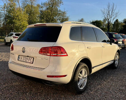 Белый Фольксваген Туарег, объемом двигателя 2.97 л и пробегом 319 тыс. км за 15000 $, фото 6 на Automoto.ua