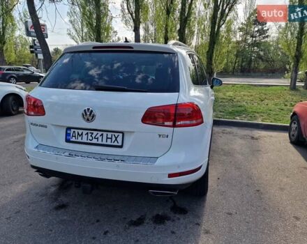 Белый Фольксваген Туарег, объемом двигателя 2.97 л и пробегом 240 тыс. км за 17900 $, фото 6 на Automoto.ua