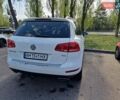 Белый Фольксваген Туарег, объемом двигателя 2.97 л и пробегом 240 тыс. км за 17900 $, фото 6 на Automoto.ua