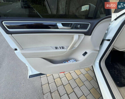 Белый Фольксваген Туарег, объемом двигателя 3.6 л и пробегом 181 тыс. км за 17770 $, фото 12 на Automoto.ua