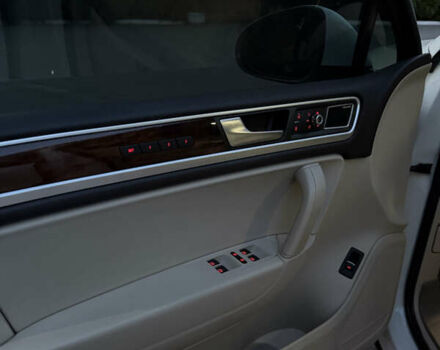 Белый Фольксваген Туарег, объемом двигателя 3.6 л и пробегом 296 тыс. км за 12900 $, фото 46 на Automoto.ua