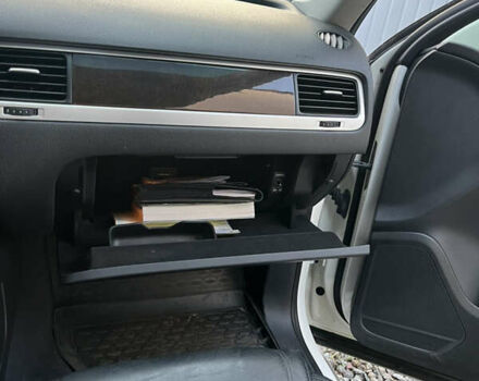 Белый Фольксваген Туарег, объемом двигателя 2.97 л и пробегом 262 тыс. км за 18500 $, фото 23 на Automoto.ua