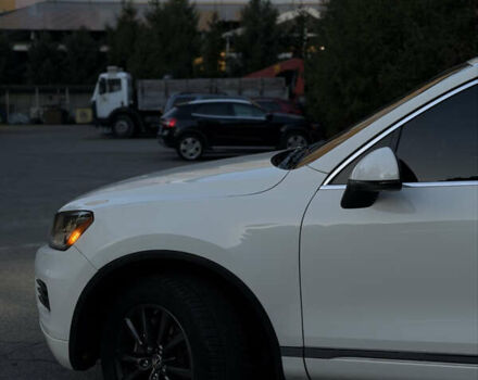 Белый Фольксваген Туарег, объемом двигателя 3.6 л и пробегом 296 тыс. км за 12900 $, фото 11 на Automoto.ua