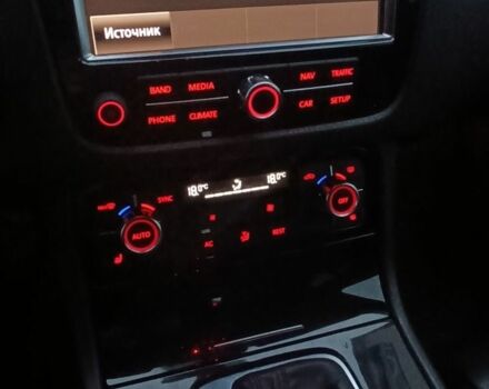 Белый Фольксваген Туарег, объемом двигателя 3 л и пробегом 289 тыс. км за 17500 $, фото 6 на Automoto.ua