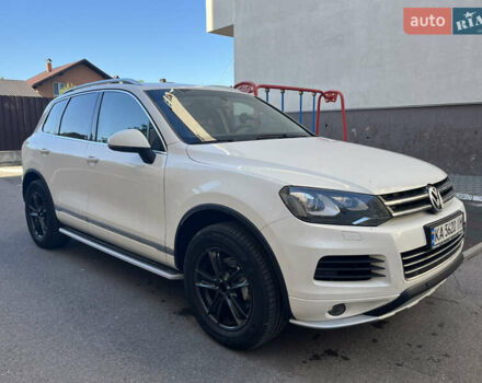 Белый Фольксваген Туарег, объемом двигателя 2.97 л и пробегом 262 тыс. км за 18500 $, фото 1 на Automoto.ua