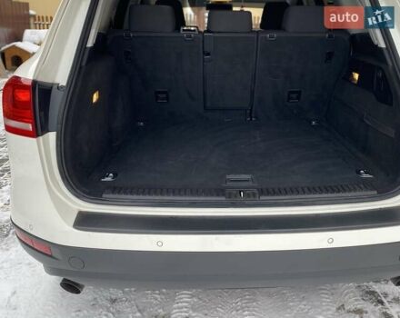 Белый Фольксваген Туарег, объемом двигателя 3 л и пробегом 290 тыс. км за 17999 $, фото 21 на Automoto.ua