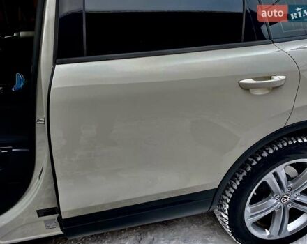 Белый Фольксваген Туарег, объемом двигателя 3 л и пробегом 290 тыс. км за 17999 $, фото 4 на Automoto.ua