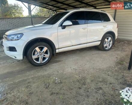 Белый Фольксваген Туарег, объемом двигателя 2.97 л и пробегом 230 тыс. км за 16500 $, фото 2 на Automoto.ua