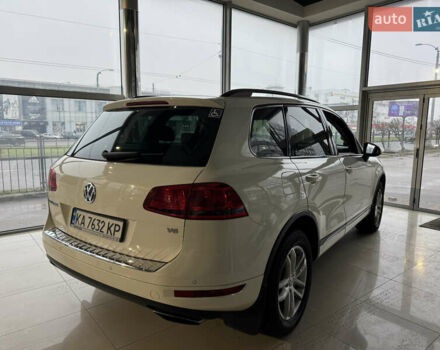 Белый Фольксваген Туарег, объемом двигателя 3.6 л и пробегом 280 тыс. км за 14500 $, фото 6 на Automoto.ua