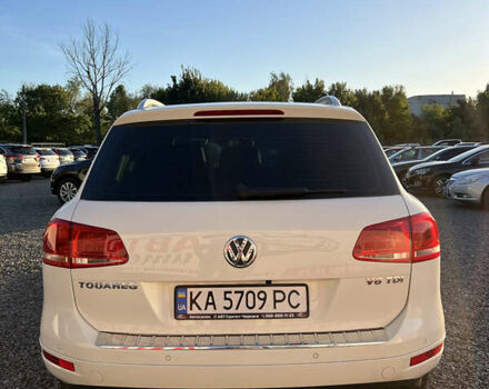 Белый Фольксваген Туарег, объемом двигателя 2.97 л и пробегом 319 тыс. км за 15000 $, фото 4 на Automoto.ua