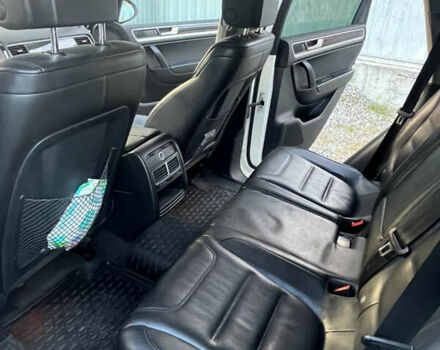 Белый Фольксваген Туарег, объемом двигателя 2.97 л и пробегом 262 тыс. км за 18500 $, фото 20 на Automoto.ua