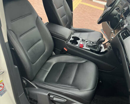 Белый Фольксваген Туарег, объемом двигателя 2.97 л и пробегом 315 тыс. км за 17700 $, фото 11 на Automoto.ua