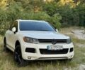 Білий Фольксваген Туарег, об'ємом двигуна 2.97 л та пробігом 298 тис. км за 19000 $, фото 1 на Automoto.ua