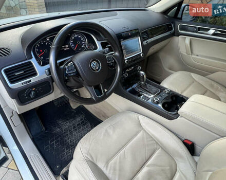 Белый Фольксваген Туарег, объемом двигателя 3.6 л и пробегом 181 тыс. км за 17770 $, фото 11 на Automoto.ua