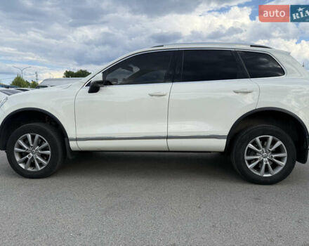 Белый Фольксваген Туарег, объемом двигателя 2.97 л и пробегом 267 тыс. км за 19900 $, фото 47 на Automoto.ua