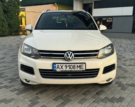 Білий Фольксваген Туарег, об'ємом двигуна 4.13 л та пробігом 195 тис. км за 26500 $, фото 2 на Automoto.ua