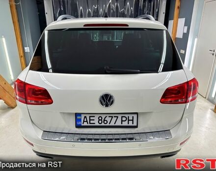 Білий Фольксваген Туарег, об'ємом двигуна 3 л та пробігом 223 тис. км за 19500 $, фото 2 на Automoto.ua