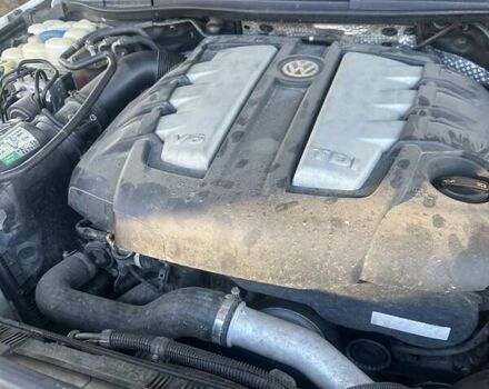 Білий Фольксваген Туарег, об'ємом двигуна 2.97 л та пробігом 250 тис. км за 15500 $, фото 9 на Automoto.ua