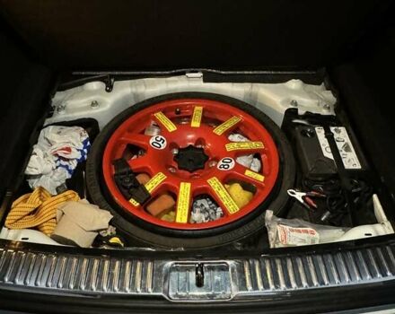 Білий Фольксваген Туарег, об'ємом двигуна 4.13 л та пробігом 195 тис. км за 26500 $, фото 22 на Automoto.ua