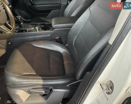 Белый Фольксваген Туарег, объемом двигателя 3.6 л и пробегом 280 тыс. км за 14500 $, фото 11 на Automoto.ua