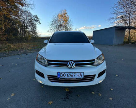 Белый Фольксваген Туарег, объемом двигателя 2.97 л и пробегом 269 тыс. км за 18500 $, фото 2 на Automoto.ua