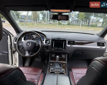 Белый Фольксваген Туарег, объемом двигателя 2.97 л и пробегом 267 тыс. км за 19900 $, фото 36 на Automoto.ua