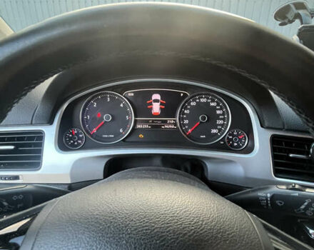 Белый Фольксваген Туарег, объемом двигателя 2.97 л и пробегом 262 тыс. км за 18500 $, фото 13 на Automoto.ua