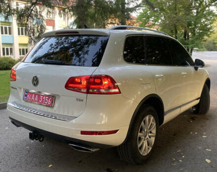 Белый Фольксваген Туарег, объемом двигателя 3 л и пробегом 260 тыс. км за 15200 $, фото 4 на Automoto.ua