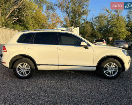 Белый Фольксваген Туарег, объемом двигателя 2.97 л и пробегом 319 тыс. км за 15000 $, фото 8 на Automoto.ua