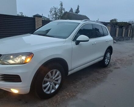 Белый Фольксваген Туарег, объемом двигателя 3 л и пробегом 289 тыс. км за 17500 $, фото 1 на Automoto.ua