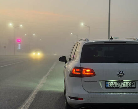 Білий Фольксваген Туарег, об'ємом двигуна 2.97 л та пробігом 298 тис. км за 19000 $, фото 9 на Automoto.ua